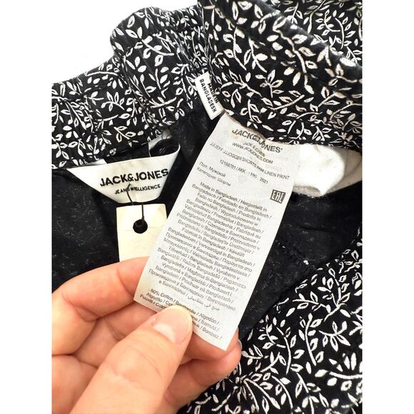 Jack & Jones B&W floral print linen shorts - Picture 7 of 8